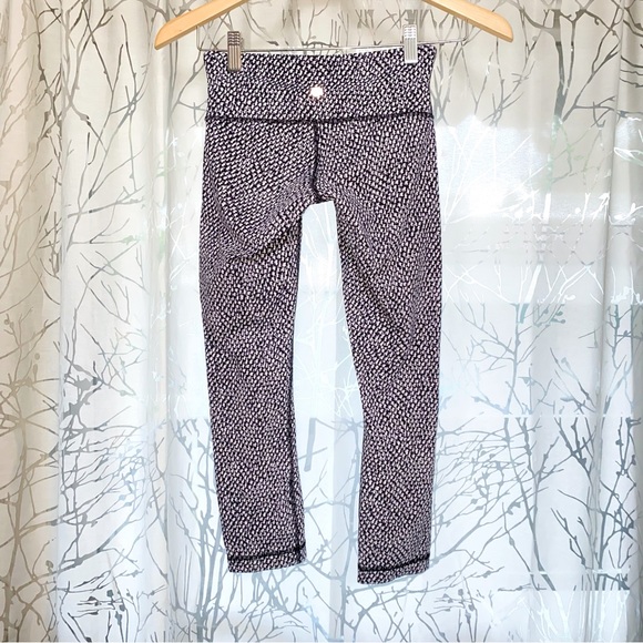 Lululemon black grey white scatter star arctic wunder under crop legging - Picture 2 of 10